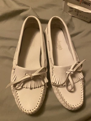 $25 • Buy New MINNETONKA White Kilty Driver Moccasin Slip On ~ US Size 9.5