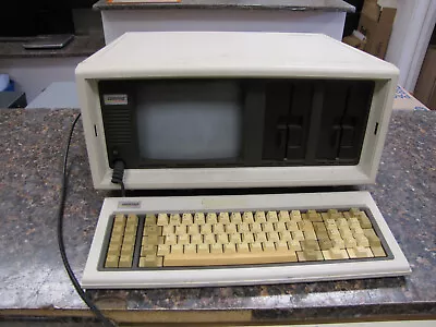 Vintage Compaq 101709 Portable Luggable Computer - Powers On - Nice • $99.99