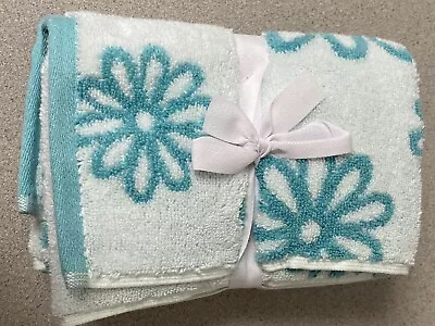 Martha Stewart Everyday Set~2 Hand Towels Teal Blue Daisey Pattern NEW W/Tags • $19.99