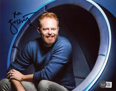 JESSE TYLER FERGUSON SIGNED AUTOGRAPHED 8x10 PHOTO MODERN FAMILY BECKETT BAS • $85