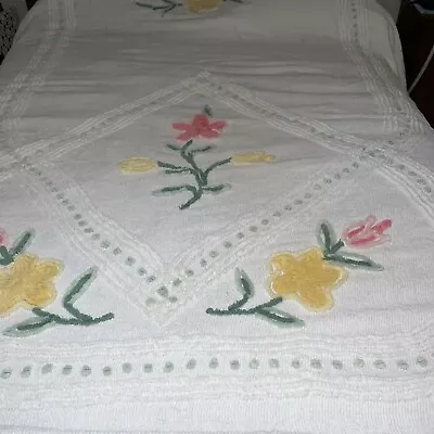 CUTTER  White Pink & Light Yellow Aqua FLORAL CHENILLE BEDSPREAD -Vintage • $30.99