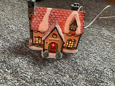 Vintage 1993 Kringle Town Limited Edition Santa's House Lighted House! Great  • $7.60