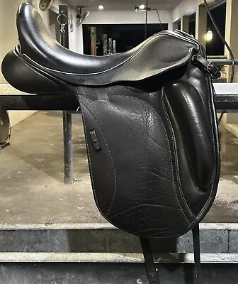 18” CUSTOM SADDLERY ADVANTAGE MONOFLAP Buffalo Dressage Saddle CRYSTAL ACCENTS • $2500