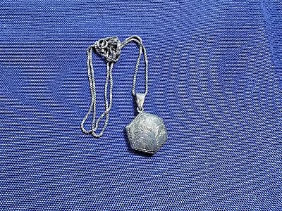 Grandma Grabe's Beautiful Vintage 925 Sterling Silver Hexagon Locket Necklace • $6.50