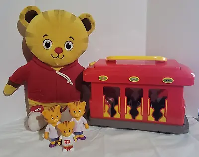 Daniel Tiger Neighborhood Talking Trolley 3 Figures & Daniel Tiger • $18.99