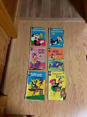 2 DAFFY DUCK 2 MOBY DUCK 2 TWEETY & SYLVESTER 1970s COMIC BOOKS WHITMAN GOLD KEY • $15