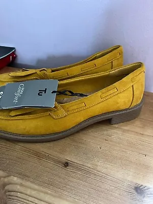 £2 • Buy New Mustard Colour Shoes Size 5.flat Heel