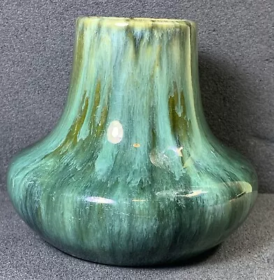 Brush Mccoy Green Onyx Squat Vase 1930’s Unique Shape Beautiful! Hard To Find! • $40