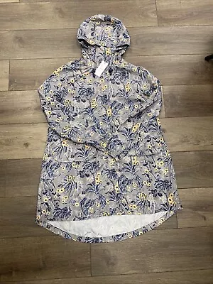 Vera Bradley Ladies Packable Raincoat Jacket Rain Forest Toile Size Medium • $50