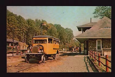 Postcard : Train & Railroad - Morris County Central Yellow Railbus Whippany Nj • $3.49