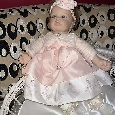 Ashton Drake Collectible   Disney Pretty As A Princess  Complete With Bassinet • $200