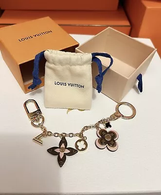 $595 • Buy NEW Auth LOUIS VUITTON LV Monogram Bag Charm Key Ring Chain Holder New In Box