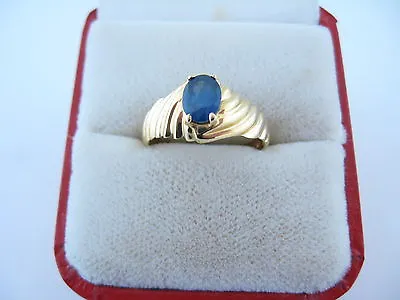 Vintage Gorgeous Ladies 14kt Yellow Gold Sapphire Ring .85ct Size 8.25 • $145