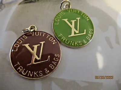 $34.75 • Buy LV LOUIS VUITTON  ZIP PULL  CHARM 29X25MM Gold Tone, BROWN,  GREEN THIS IS FOR 2
