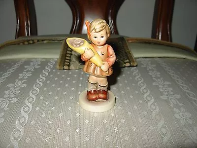 M.i. Hummel Figurine  'a Sweet Offering'   #549 3/0   3 1/2   Club • $15.21