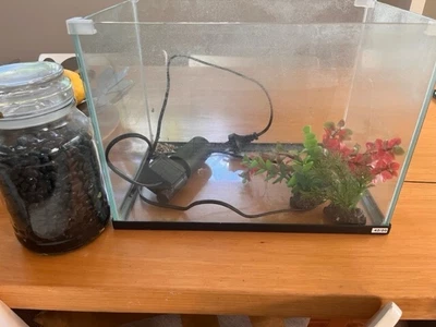 $5 • Buy Small Fish Tank - 370 X 230 X 250. Accessories Included.