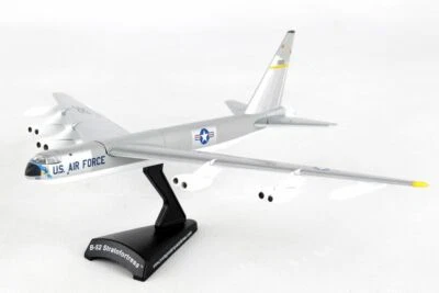 £28.71 • Buy B-52 Stratofortress 1:280 (1:300 Approx)Daron Diecast Model Airplane Bomber 5391