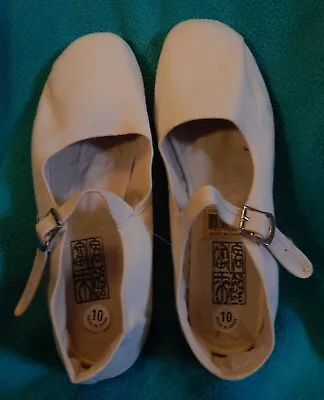 Martial Arts Women's White Shoes Size 10 / New! • $9.99