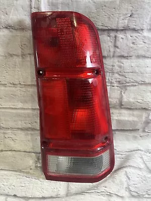 LAND ROVER DISCOVERY REAR/TAIL LIGHT (DRIVER SIDE) 1998-2004 *Genuine* • $48.71