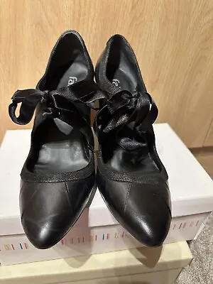 Ladies Faith Shoes Size 8 • £25