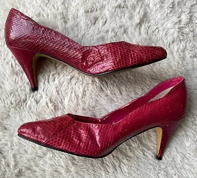 Vintage 80s Lilley & Skinner Pinkish Red  Snakeskin  Court Mid Heel Shoes. UK 6 • £9.99