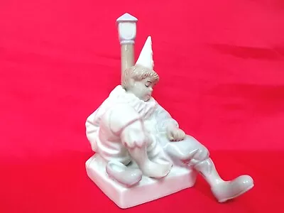 CLOWN PIERROT BOY SITTING By LAMPOST NAO LLADRO STYLE VINTAGE PORCELAIN FIGURINE • £20