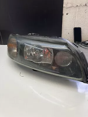 👌 2001-2004 VOLVO V70 Passenger Headlight • $100