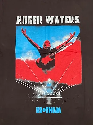 £24.99 • Buy Roger Waters Us And Them 2018 Tour Tshirt Tee Pink Floyd Brand New