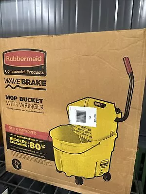 Rubbermaid Mop Bucket Wavebrake 35Qt Side Press Bucket And Wringer • $75