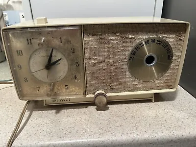 Vintage Off White Plastic  General Electric Clock Tube  Radio Works • $14.99