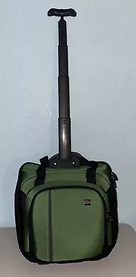 Victorinox Werks Traveler 3.0 WT 16  Wheeled Green Luggage Carry On Swiss Army • $79.99