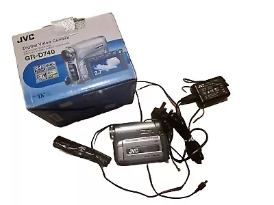 JVC GR-D740 Digital Mini DV Video Camera  • £50