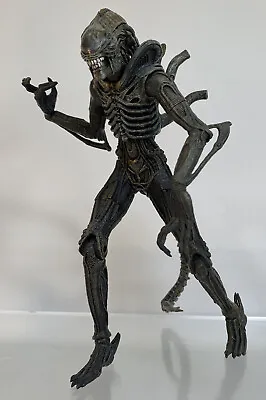 McFarlane Aliens Movie Warrior Alien Deluxe 8” Figure Movie Maniacs 2004 Clean • $42.36