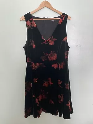 Floral Velvet Party Dress Sz 22 • £8