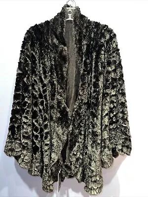 Womens Black Fur Cape OSFA NWT Acrylic • $45.90