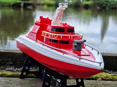 RC Boat Yacht Fire Engine Water Spray Radio Remote Control Racing Speed Boat UK • £39.99