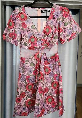 Womens Floral Cut Out Front Summer  Dress Size 8 New • £4.50