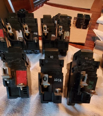 $35 • Buy P240 - PUSHMATIC BULLDOGS 40 AMP 2 POLE 240V  CIRCUIT BREAKER (3 Lot)