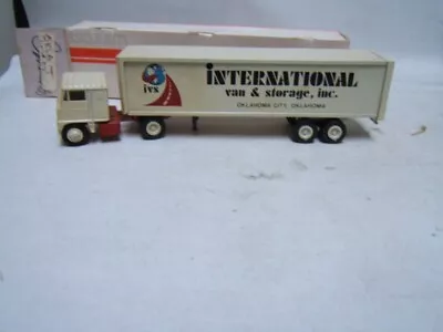 Winross International Van & Storage Tractor Trailer 1/64 White 7000 Cab 1977 • $19.99