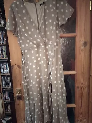 ROMAN Tea Dress Beige Polkadot Size 10 • £8