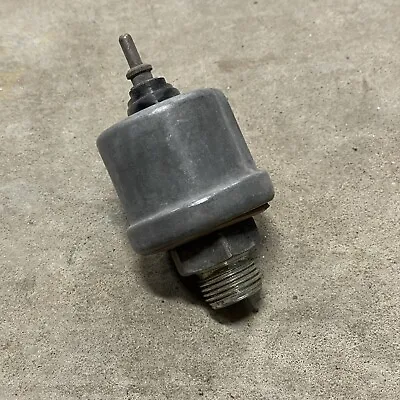 Porsche 911 Carrera Oil Pressure Sending Unit VDO 911 606 135 00 SENDER 84-89 • $25