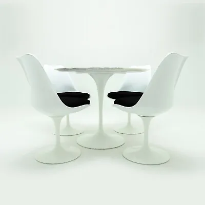 Eero Saarinen Knoll Tulip Dining Table With Calacatta Marble Top And 4 Chairs • £5950