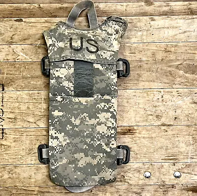 Camouflage USA Military Issue Molle II Hydration System Carrier (no Bladder) • $10.93