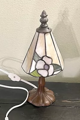 Small Boudoir Table Lamp Night Light Pink Stained Glass Flower Shade 10” • $28