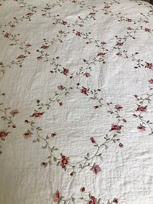 EMBROIDERED FLORAL DESIGN Quilt Bedspread Approximately 94” Square Scallop Edge • $25