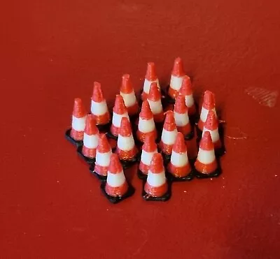 £8.90 • Buy 00 Gauge 20Traffic Cones  Model Railway Accessories & Scenery
