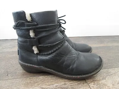 Womens UGG Caspia Shearling Lined Ankle Boots 6 / 37 Black Leather Laced Shoes • $22.50