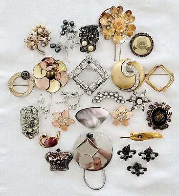 Lot Of 26 Vintage Brooches Pins Costume Jewelry Rhinestone Signed • $3