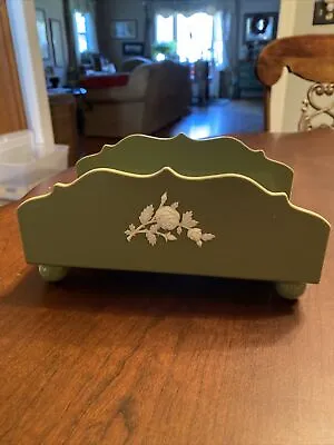 Vintage Schwarz Bros Plastic Guest Towel Napkin Holder Olive Green White Roses • $19.99