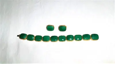 $13.99 • Buy Vtg 80's Bright Green Glass Cabochon Goldtone Bracelet W Clip On Earrings